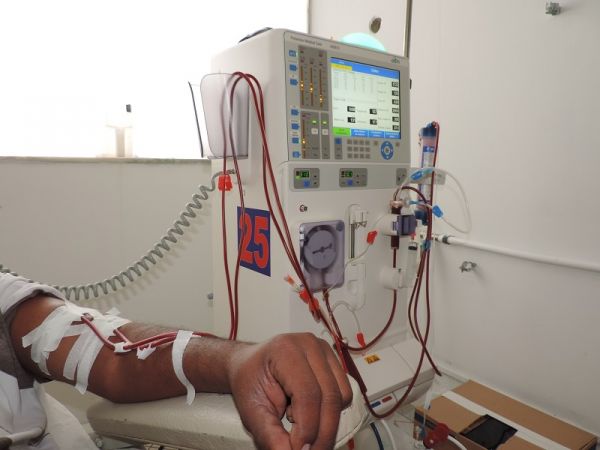Crise nas clínicas leva pacientes renais a temerem interrupção de procedimentos de hemodiálise