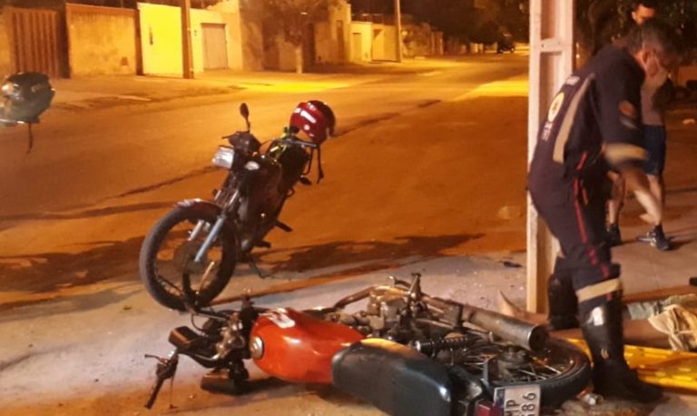 Motociclista ficou ferido com gravidade após bater contra poste em Guanambi