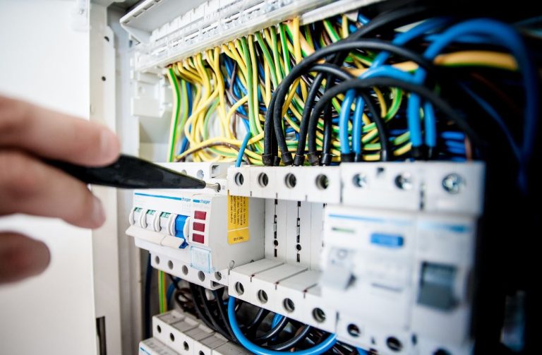 Neoenergia Coelba e Senai oferecem curso gratuito para profissionais da construção civil