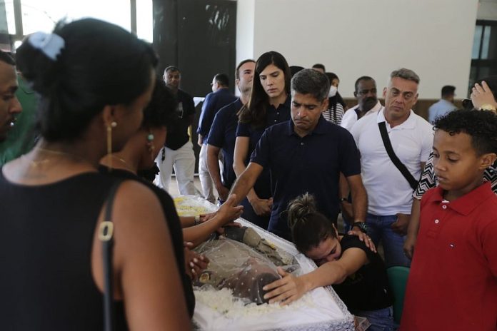 Policial morto pela PM foi sepultado em Salvador