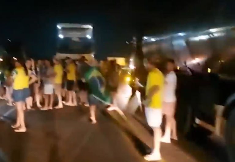 Bloqueio rodovias