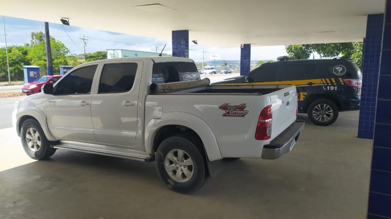 PRF apreendeu dois veículos roubados na tarde desta quinta em Vitória da Conquista