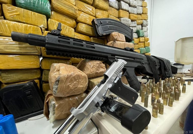 Apreensão de drogas e armas em Salvador
