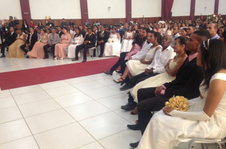 Casamento coletivo Uesb