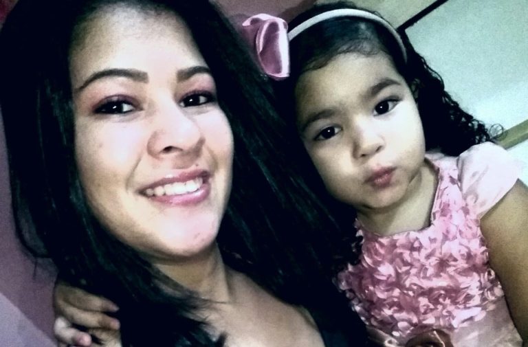 Mãe e filha morreram após carreta sem freio invadir casa na Bahia