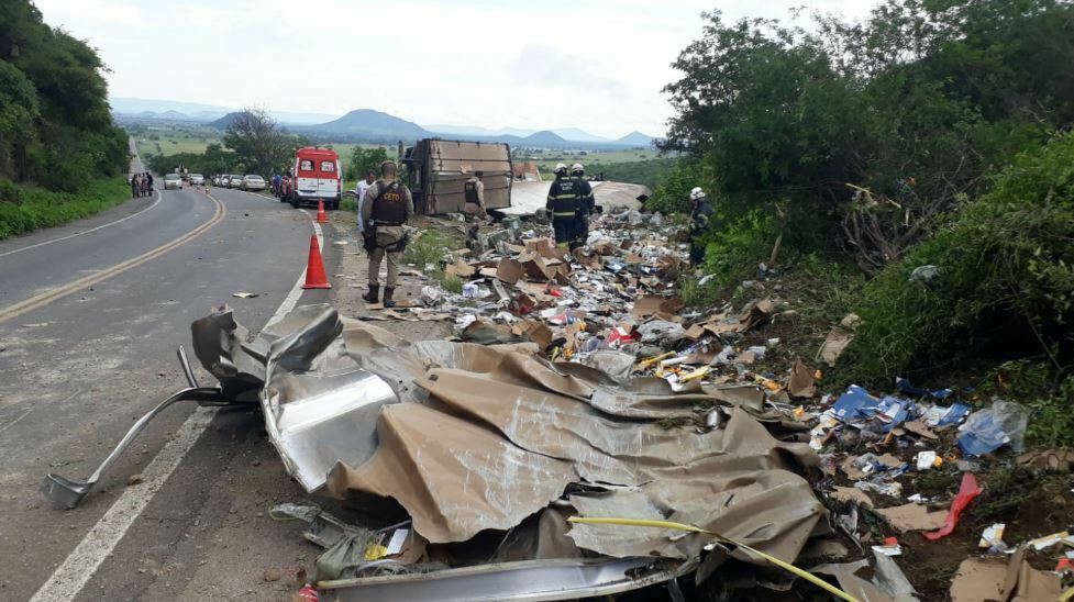 #Bahia: Motorista morreu após tombar carreta na BR-030