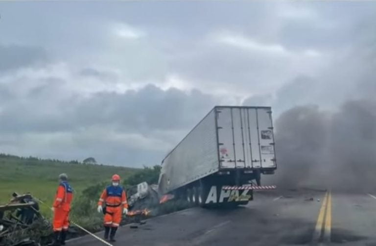 Acidente deixou quatro pessoas mortas e três feridas neste domingo em Planalto