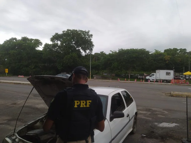 Carro roubado em São Paulo foi recuperado pela PRF no sul da Bahia
