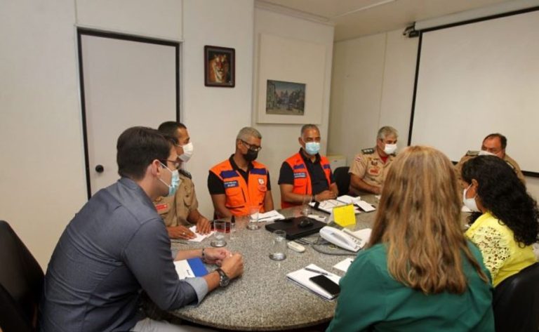 Reunião defesa civil chuvas bahia