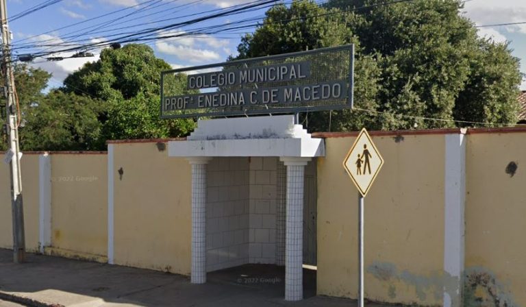 Colégio Enedina de Macedo Guanambi