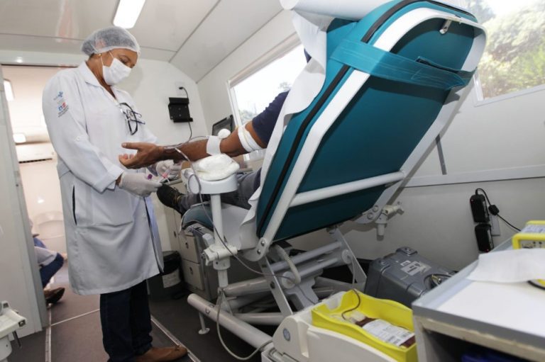 Mesmo com aumento de voluntários em 2022, estoque do Hemoba ainda ficou abaixo do necessário