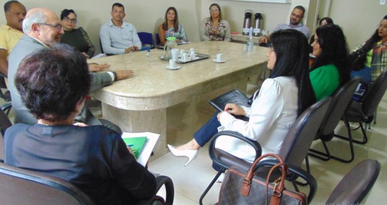 Secretarios de educação discutem criação de consórcio público