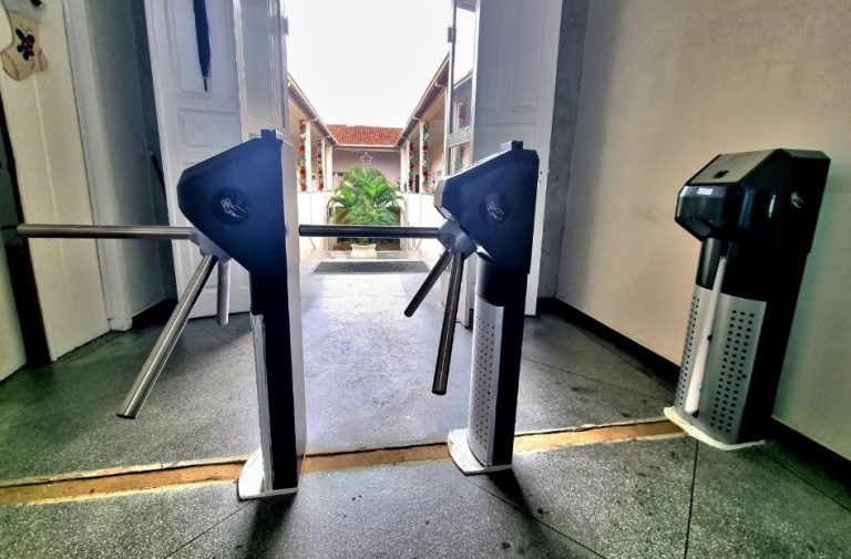 Prefeitura de Vitória da Conquista instala catracas eletrônicas para melhorar segurança