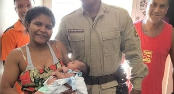 Policial militar salvou bebê engasgado com leite materno