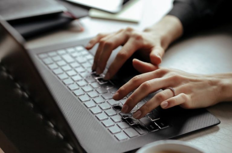 Evento online oferta mais de 10 mil vagas de estágio e aprendizagem em todo o Brasil