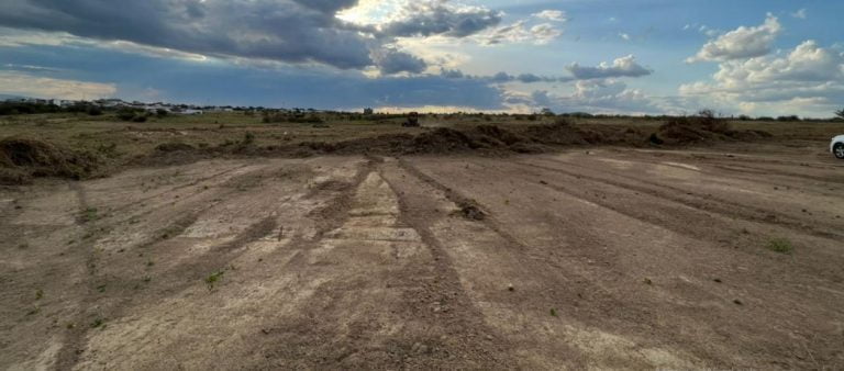 Terreno onde será construído o Hospital Municipal teve terraplanagem iniciada