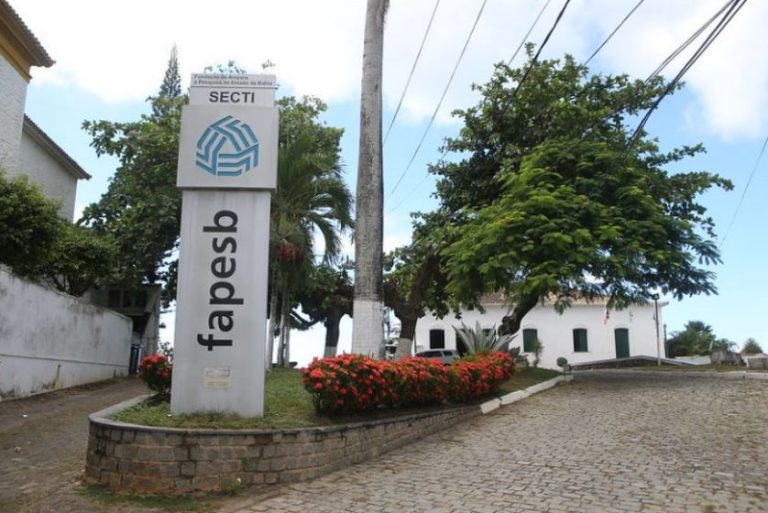 Governo lança edital da Fapesb de apoio a trabalhadores e pesquisadores do SUS