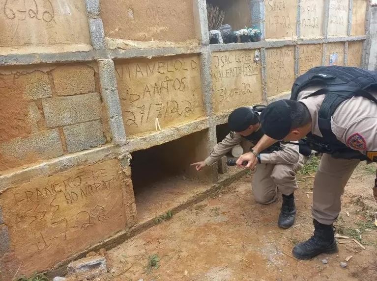 Mulher foi resgatada após ser enterrada viva em Minas Gerais