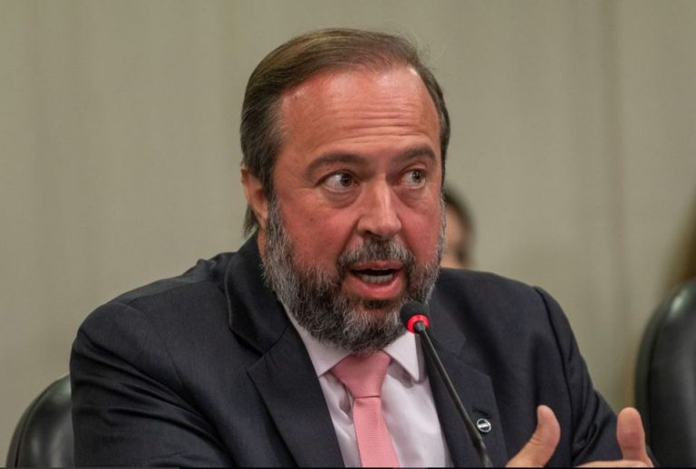 Governo vai propor nova política de preços para a Petrobras