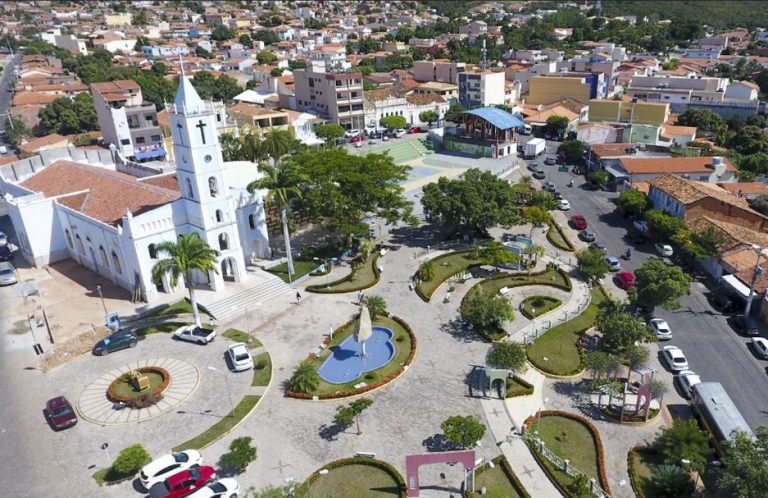 Prefeitura de Macaúbas assina termo de ajustamento de conduta para impedir prática de nepotismo