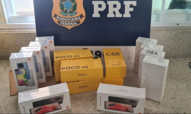 Polícia apreendeu 16 celulares sem nota fiscal dentro de ônibus em Vitória da Conquista
