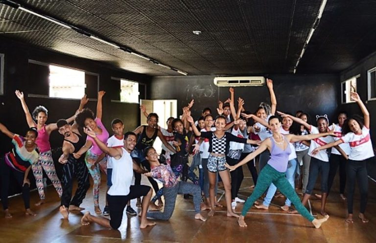Projetos Palco Aberto e Semana da Dança realizam atividades artísticas em Jequié