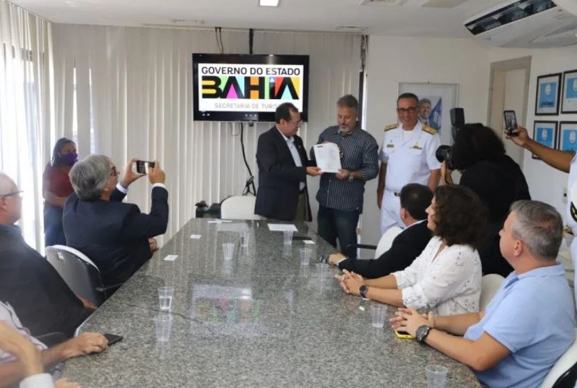 Secretaria de Turismo autoriza afundamento de dois navios na Baía de Todos os Santos