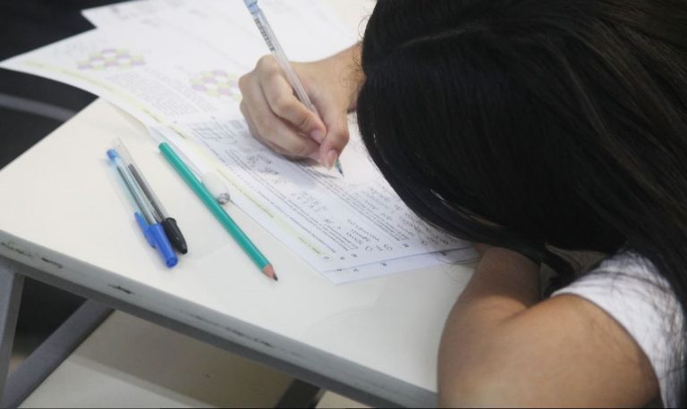 Prazo para pedir isenção de taxa do Enem acaba nesta sexta-feira
