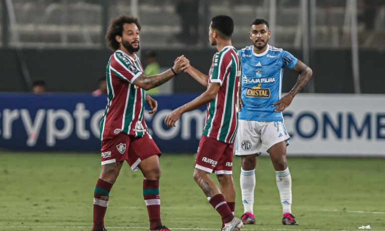 Cano brilha e Fluminense vence de virada em estreia na Libertadores