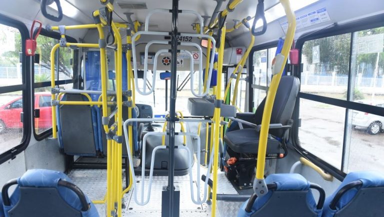 ônibus coletivo guanambi
