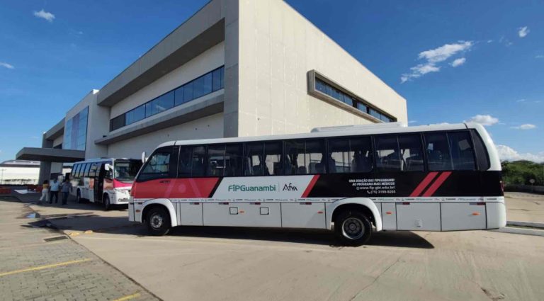 entrega de micro-ônibus - FIP Guanambi
