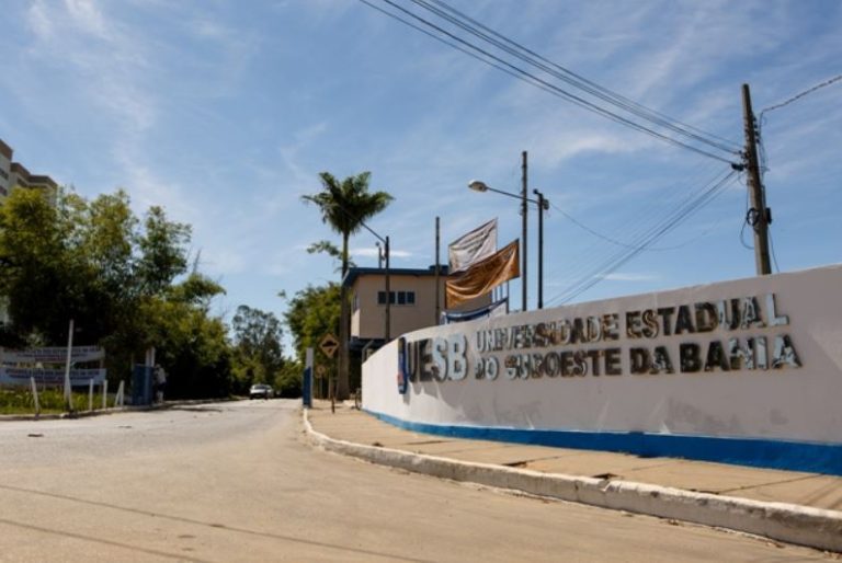 Uesb abre seleção de bolsas para tutores na modalidade EaD em nove cidades