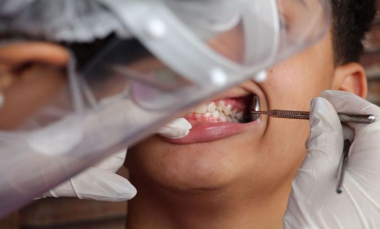Programa Brasil Sorridente foi relançado nesta segunda-feira