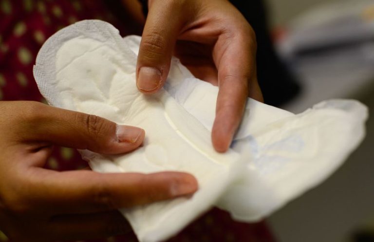Distribuição de absorventes beneficiará 24 milhões de mulheres