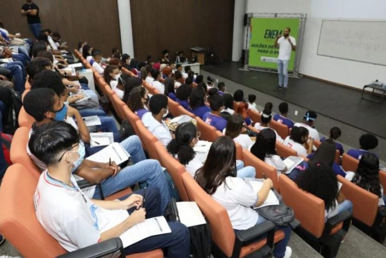 SEC realiza aulões do Enem em várias escolas da capital e do interior