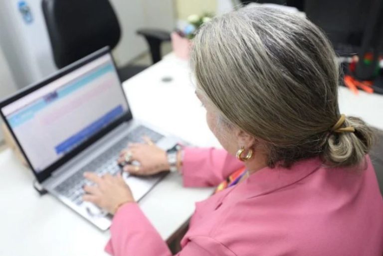 UAB abre 40 vagas de pós-graduação em Relações Internacionais para professores