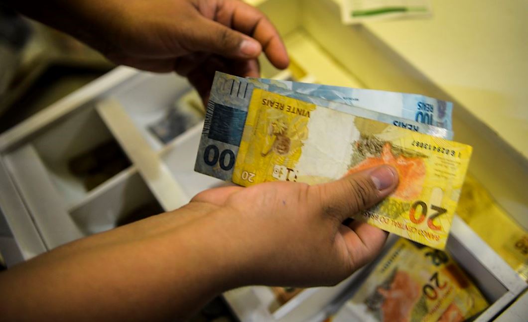 Bancos alertam para golpes envolvendo o programa Desenrola Brasil