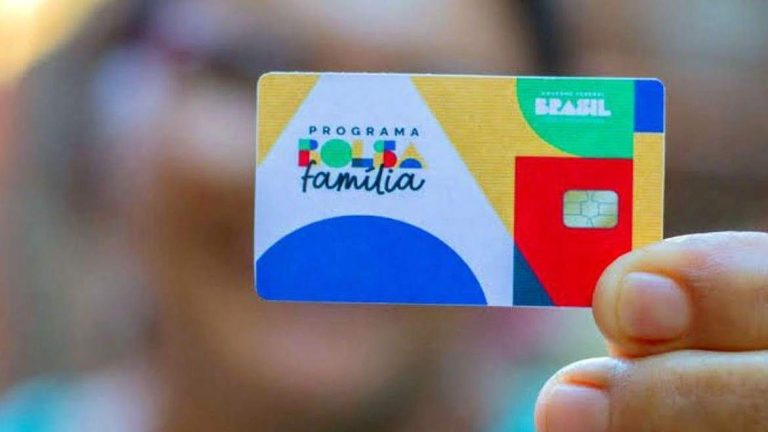 Beneficiários do Bolsa Família com NIS final 4 recebem nesta sexta