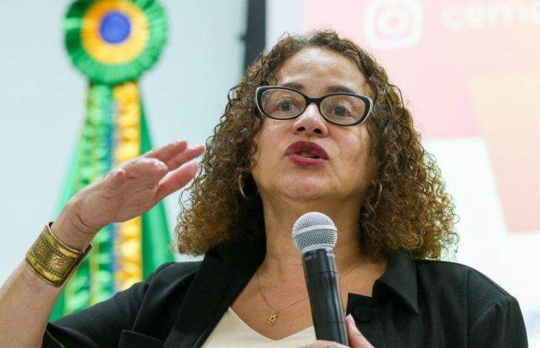 Governo amplia vagas de concurso para área de pesquisa científica