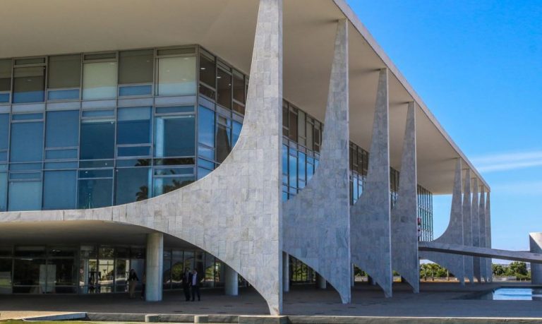 Governo anuncia 230 novas vagas em concurso no Ministério do Planejamento, Anatel e Ipea