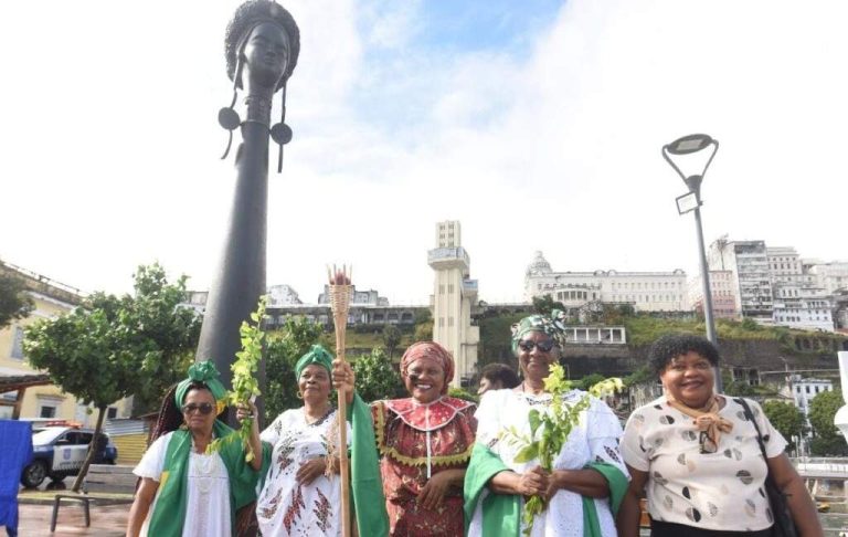 Monumento dedicado a Maria Felipa foi inaugurado em Salvador