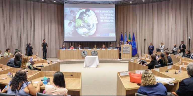 Postos de saúde vão ganhar salas de amamentação para apoiar mães trabalhadoras