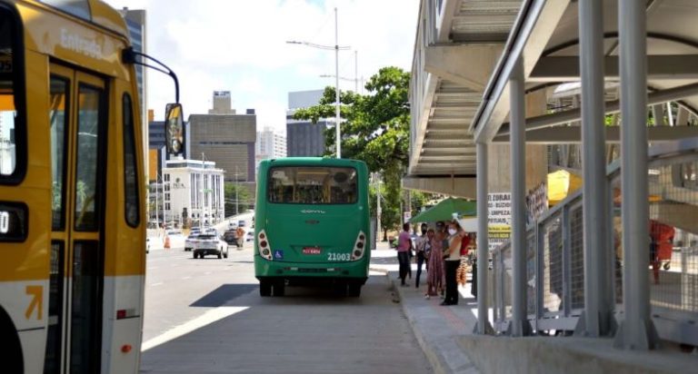 Rodoviários Metropolitanos entram em greve, Semob reforça linhas em Salvador