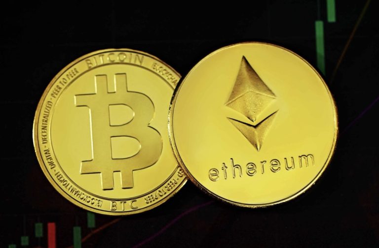 Como o turismo internacional afeta as criptomoedas