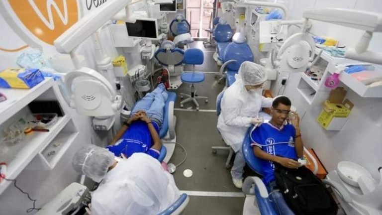 Odontomóvel atende estudantes de Brumado, Carinhanha, Porto Seguro e outras cidades esta semana
