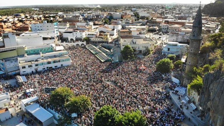 Com festas de Santa Dulce e Bom Jesus da Lapa, mês de agosto é auge do turismo religioso na Bahia
