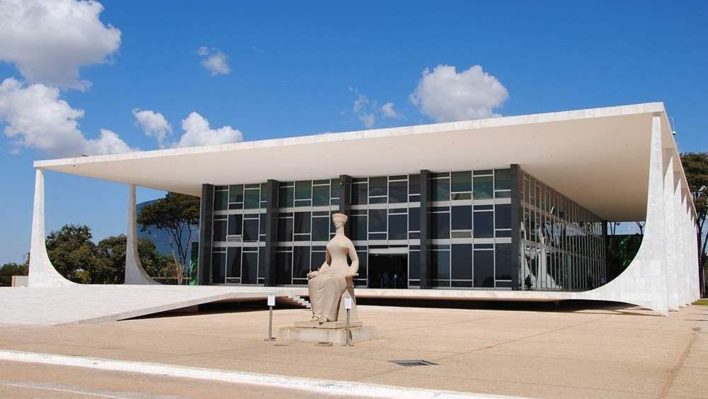 Ministro autoriza quebra de sigilo bancário de Bolsonaro e Michelle
