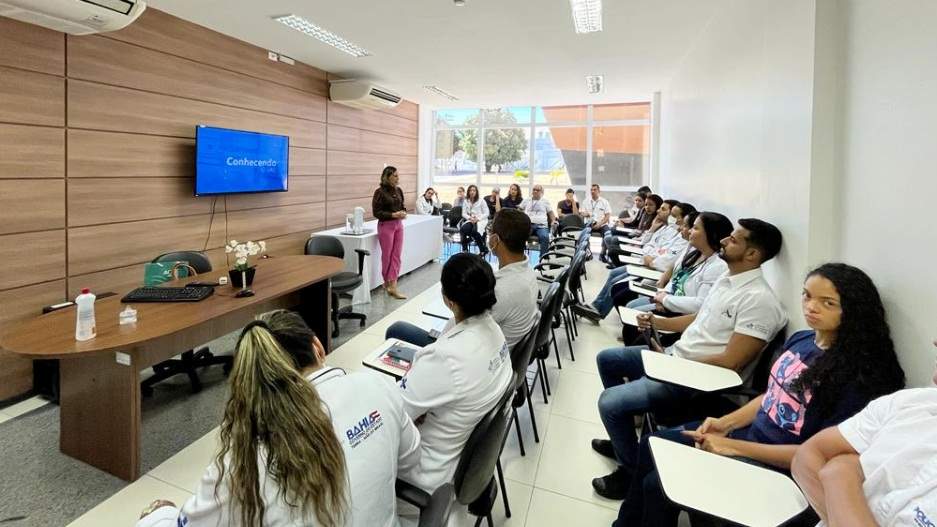 Colaborares das policlínicas de Brumado e Guanambi receberam treinamento sobre modelo de atendimento do SAC