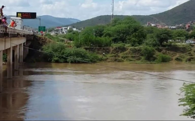 Adolescentes desaparecem ao tomar banho de rio em Jequié