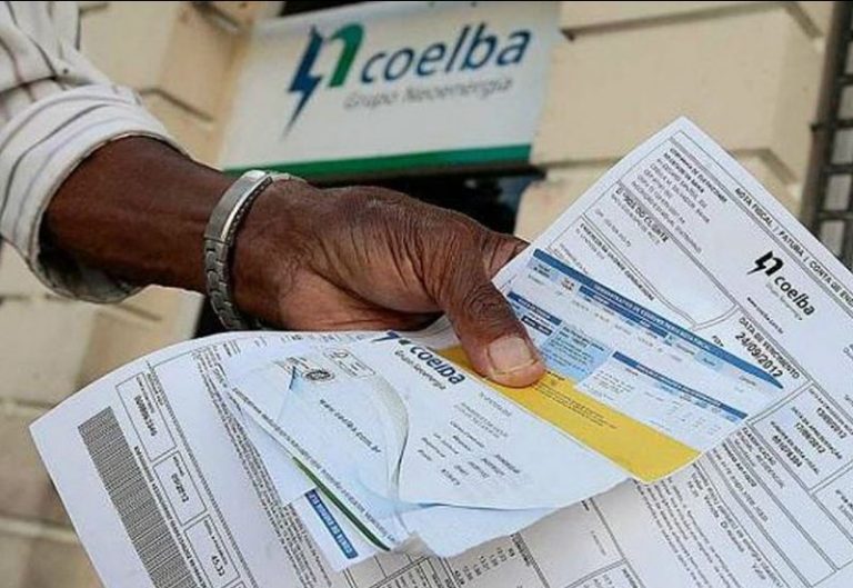 Cem mil consumidores da Coelba podem perder tarifa social na Bahia